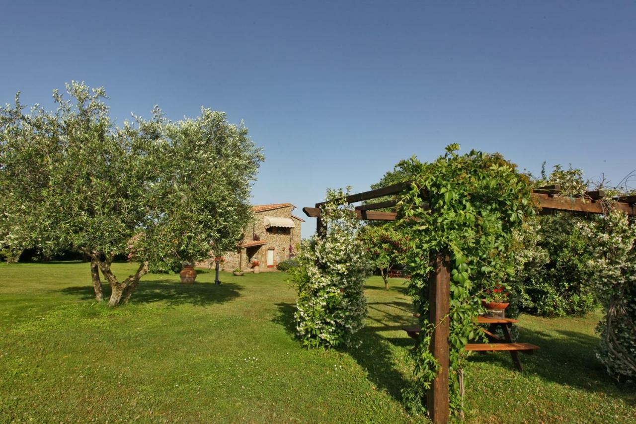 Casale Giacomini Bed & Breakfast Manciano Exterior photo